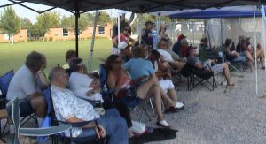 fans under tent