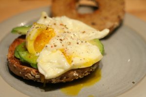 bagel egg & avocado sandwich