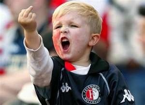 young baseball fan flipping the bird