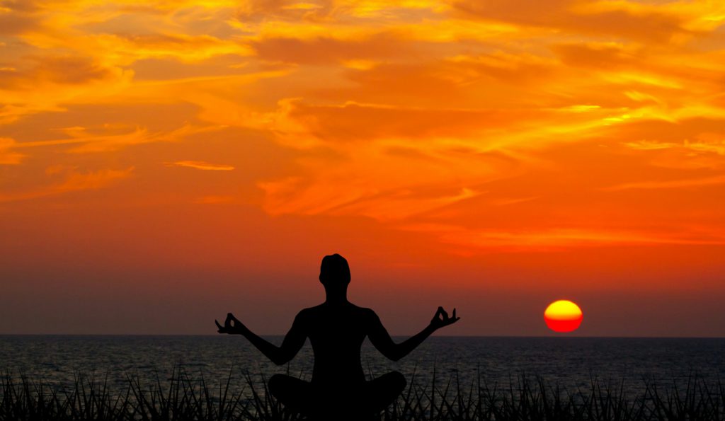 meditating-sunset-meditation-yoga-nature-peace-1436281-pxhere.com