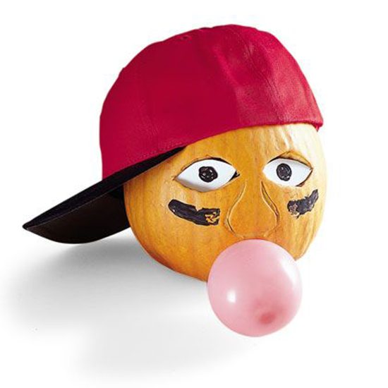 baseball-player-pumpkin-with-balloon-large